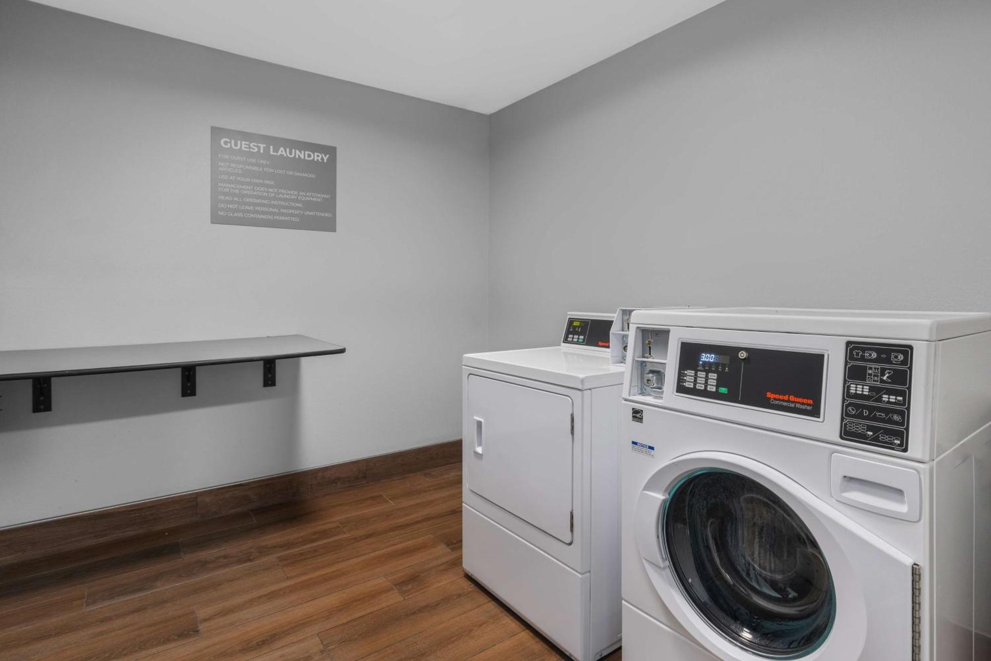 Spark By Hilton Fredericksburg Southpoint Εξωτερικό φωτογραφία